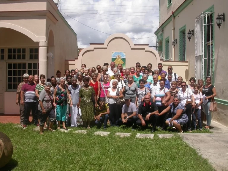 Formando voluntarios para servir 2 convert.io