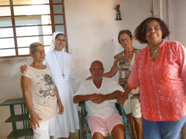 Programa de Personas Mayores junto a sus beneficiarios 1 foto 3