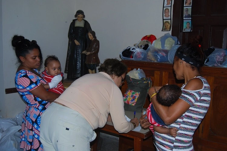 Cáritas Habana responde al tornado/ Cáritas Habana tiende su mano 2 2 convert.io 11