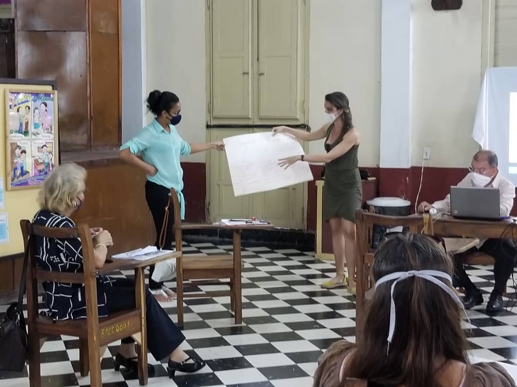 De pétalos y raíz 2 20977774 d348 4d24 aa45 e72aa6ea6c65