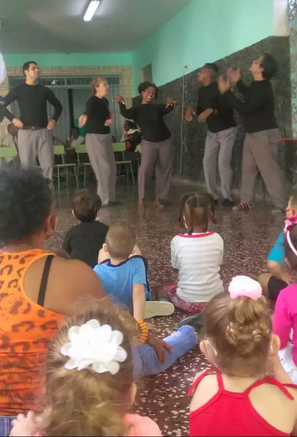 Arte para las guarderías de Cáritas Habana 1 275125378 5347546858591824 2848351614001239647 n