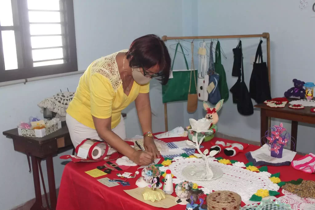 Premia Cáritas Pinar del Río Concurso de Manualidades del Programa de Personas Mayores 1 277311104 5597722593576041 5584234521669058697 n