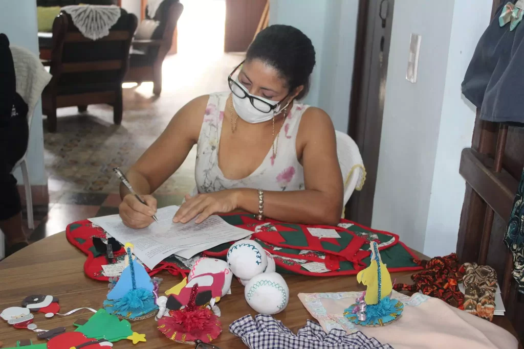 Premia Cáritas Pinar del Río Concurso de Manualidades del Programa de Personas Mayores 4 277373125 5597723686909265 423131215936793228 n