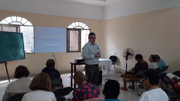 2Por mejores cuidados al adulto mayor convert.io