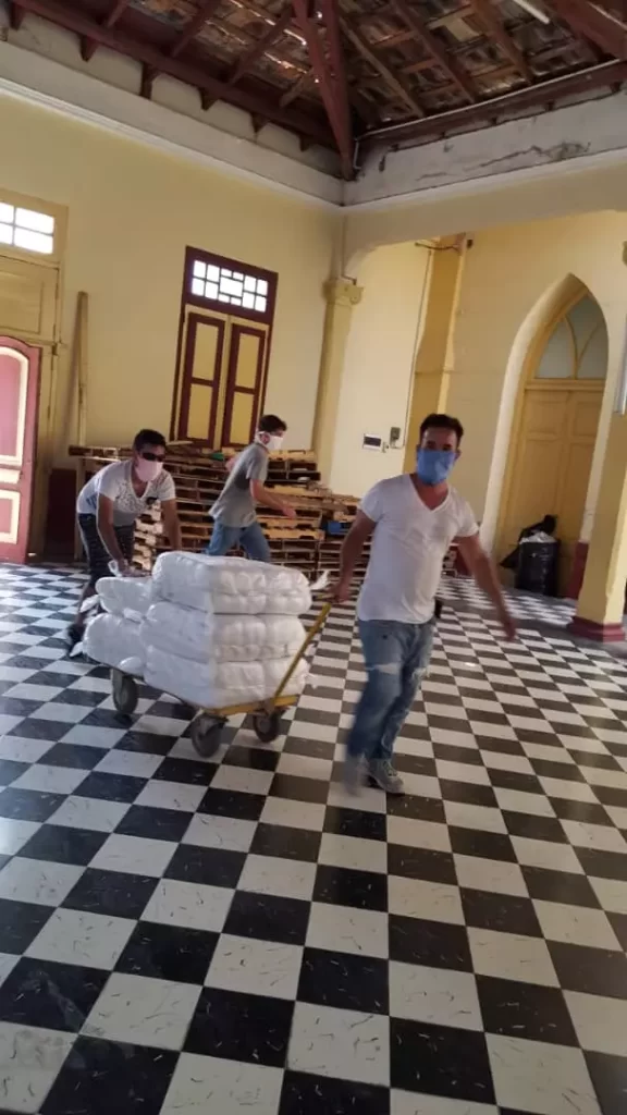 Sillas sanitarias, andadores y mantas; una buena noticia en medio de la cuarentena 1 2donacion santiago cuba caritas sillas sanitarias andadores