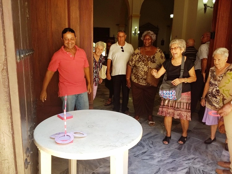 ¡Bien, gracias a Dios!, respuesta de las personas mayores 5 7 convert.io 3