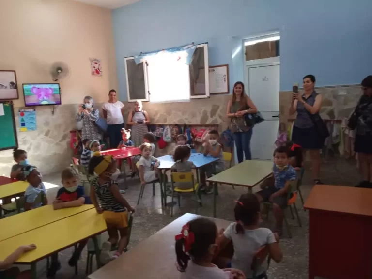 AnyConv.com Fundacion amigos de Caritas Cuba visita Caritas Habana 5