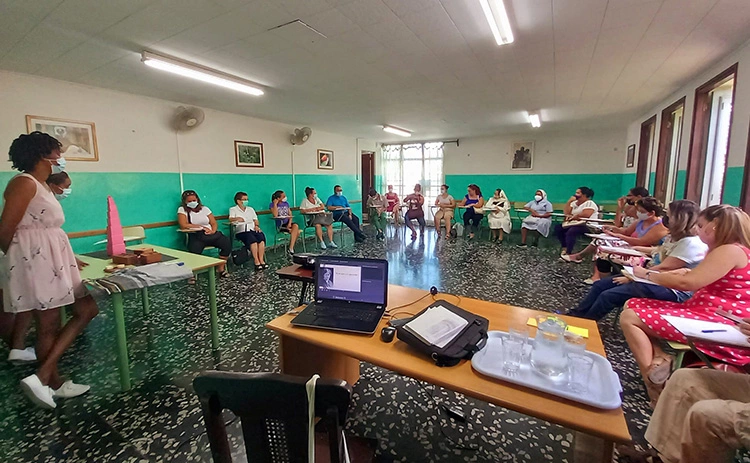 Guarderías de Cáritas Habana recibieron formación con método Montessori 4 Guarderias La Habana caritas cuba GDH metodo montessori formacion