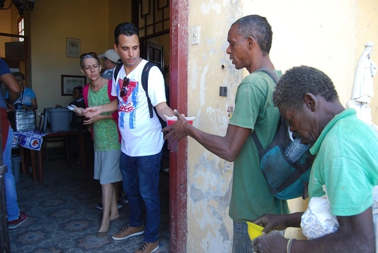 Cáritas Habana responde al tornado/ Cáritas Habana tiende su mano 5 Servicio de alimentacion en Jesus del Monte 3 convert.io