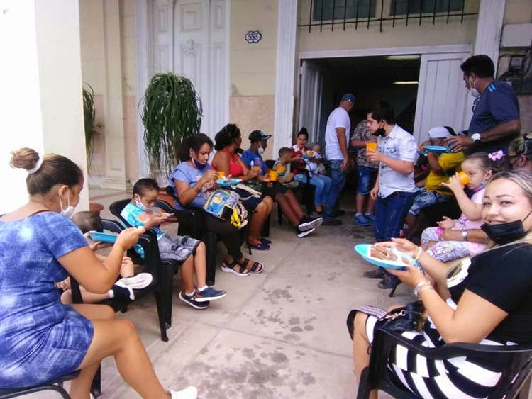 Reinicia actividades el proyecto Despertar de Cáritas Habana 1 caritas cuba habana grupos sindrome down familia actividades dia madres mayo 2022