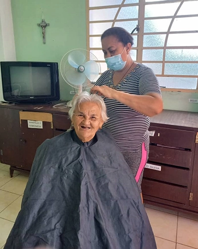 Joaquina y la condición de servir hasta el extremo 2 caritas cuba habana servicios personas mayores voluntaria Joaquina 2022