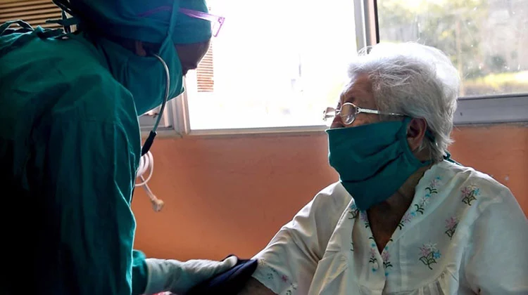 cuba hospital persona mayor ciego de avila