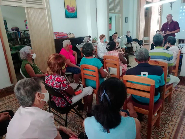 formacion animadores servicios comedor personas mayores Caritas Cuba Guantanamo junio 2022