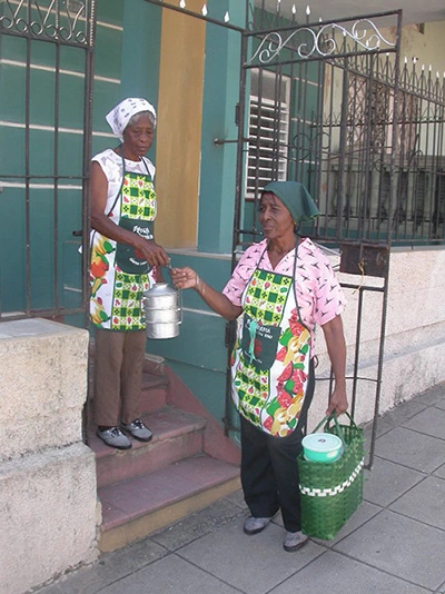 Iniciativas productivas y participación social de las personas mayores 3 participacion voluntariado personas mayores caritas cuba1