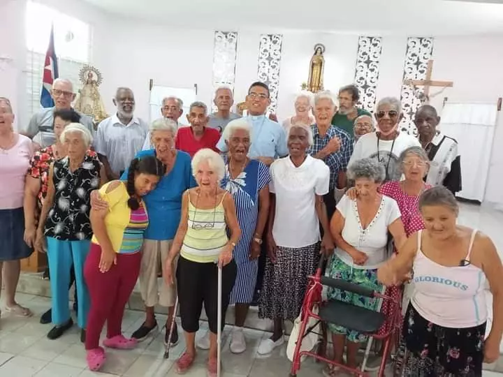 AnyConv.com LLUVIA DE ROSAS 18 ANOS SIRVIENDO EN EL AMOR 1