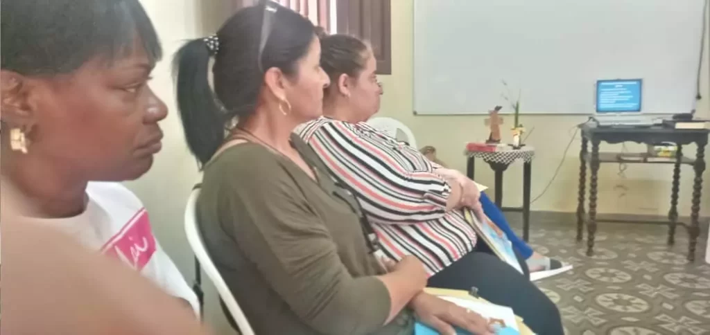 AnyConv.com Taller a voluntarios del Programa Aprendiendo a crecer de Caritas Camaguey2