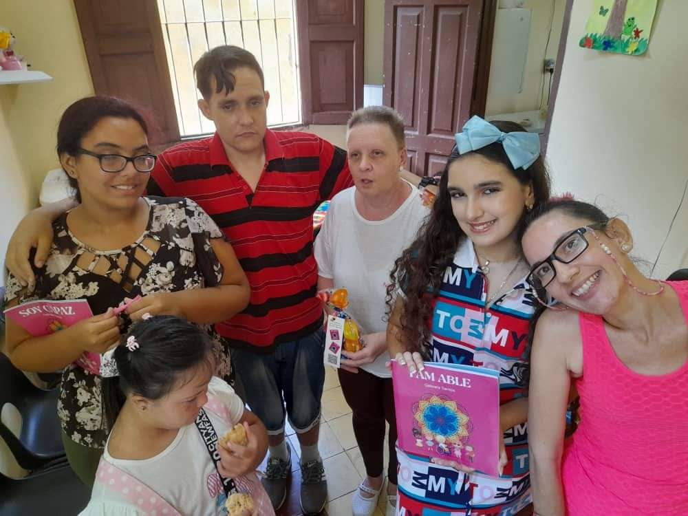 Adolescente Gabriela Santos presenta su libro Soy Capaz 2 FB IMG 1701356357711