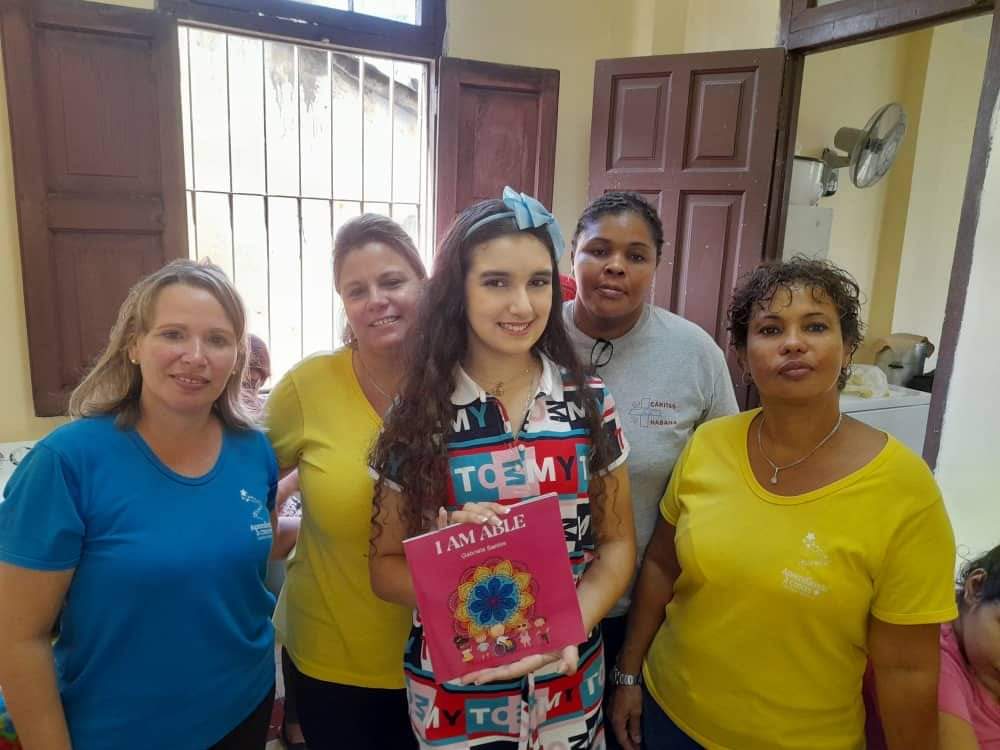 Adolescente Gabriela Santos presenta su libro Soy Capaz 1 FB IMG 1701356360962 1