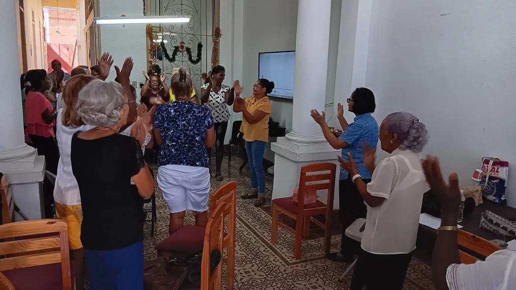 La constancia del voluntariado en los comedores de Cáritas 2 20231205 112744 1