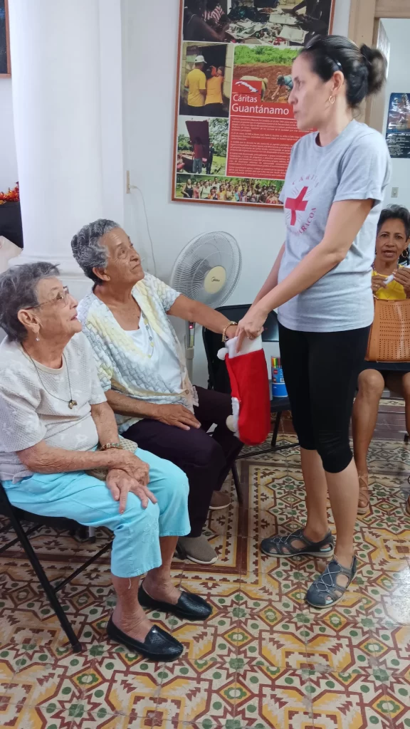 La constancia del voluntariado en los comedores de Cáritas 4 20231205 115429 1