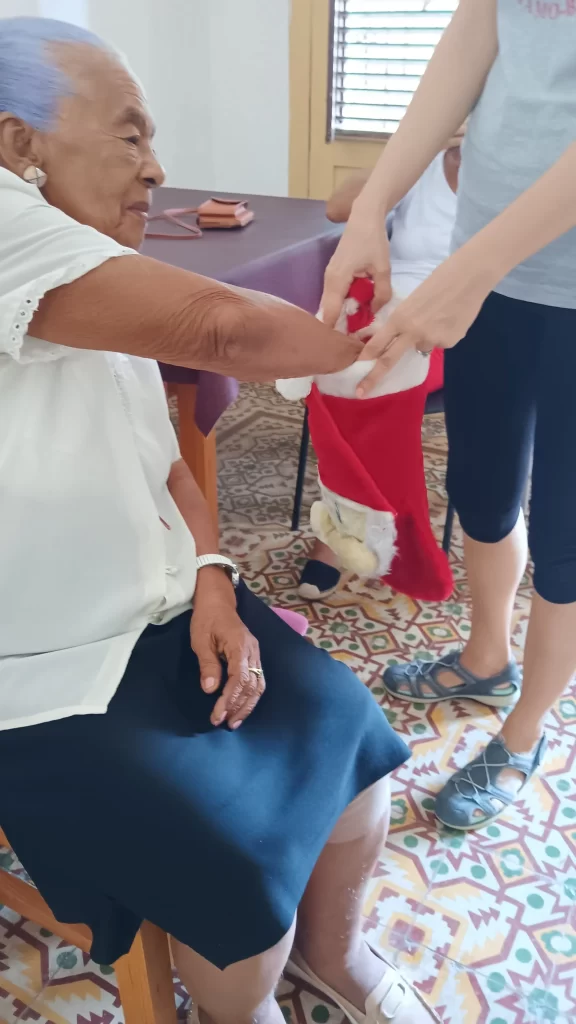 La constancia del voluntariado en los comedores de Cáritas 8 20231205 115520 1