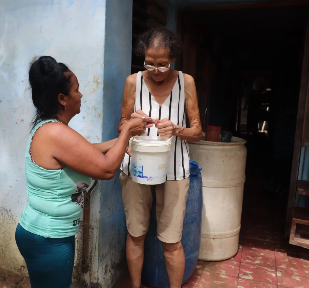 Animadora y Beneficiaria Paula de comedor emergencia en Imias
