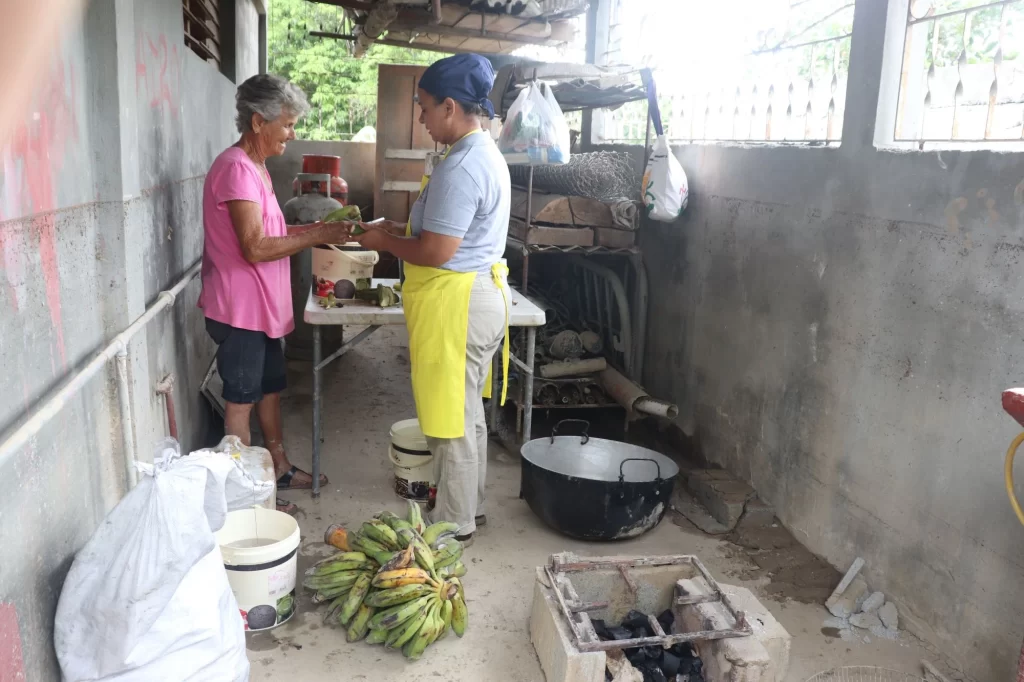 Comedor de emergencia parroquia San Antonio del Sur