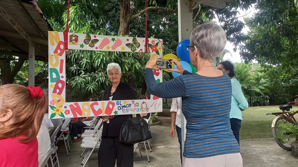 CELEBRAN EN LAS TUNAS ENCUENTRO FESTIVO PARA PERSONAS MAYORES A LAS PUERTAS DE LA NAVIDAD 1 20241213 LTU CELEBRAN EN LAS TUNAS ENCUENTRO FESTIVO PARA PERSONAS MAYORES A LAS PUERTAS DE LA NAVIDAD