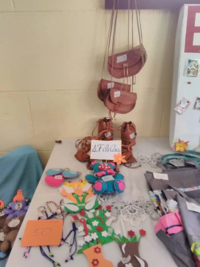 Celebrando la Alegría: Festival de Fin de Año en Holguín Promueve la Creatividad y la Solidaridad 5 IMG 20241209 WA0019