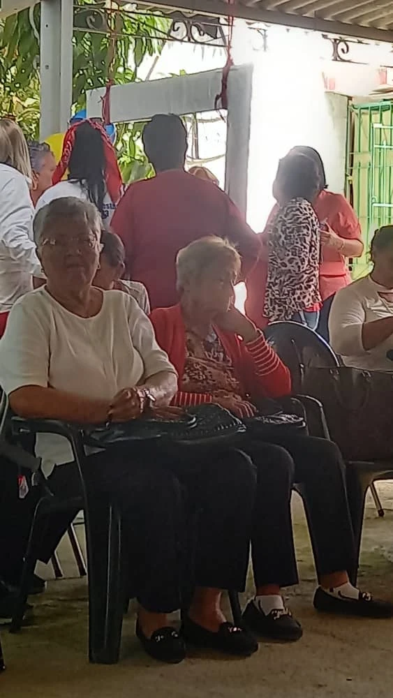 CELEBRAN EN LAS TUNAS ENCUENTRO FESTIVO PARA PERSONAS MAYORES A LAS PUERTAS DE LA NAVIDAD 8 IMG 20241220 WA0037