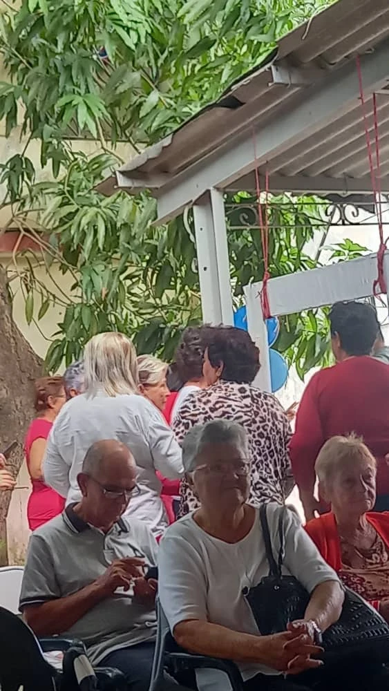 CELEBRAN EN LAS TUNAS ENCUENTRO FESTIVO PARA PERSONAS MAYORES A LAS PUERTAS DE LA NAVIDAD 5 IMG 20241220 WA0041