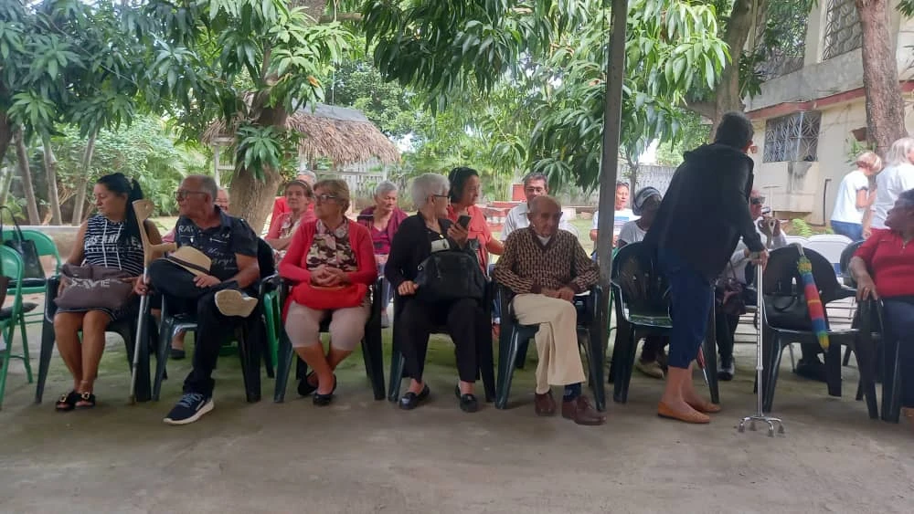 CELEBRAN EN LAS TUNAS ENCUENTRO FESTIVO PARA PERSONAS MAYORES A LAS PUERTAS DE LA NAVIDAD 19 IMG 20241220 WA0049