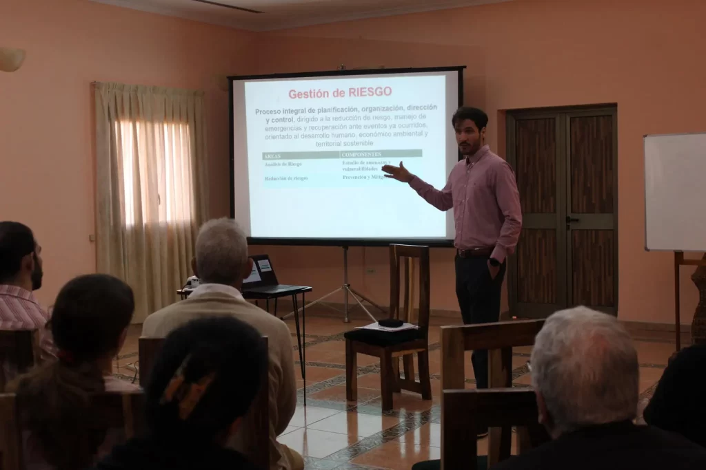 Colaboración, un paso vital ante las emergencias 12 COLABORACION UN PASO VITAL ANTE LAS EMERGENCIAS 8