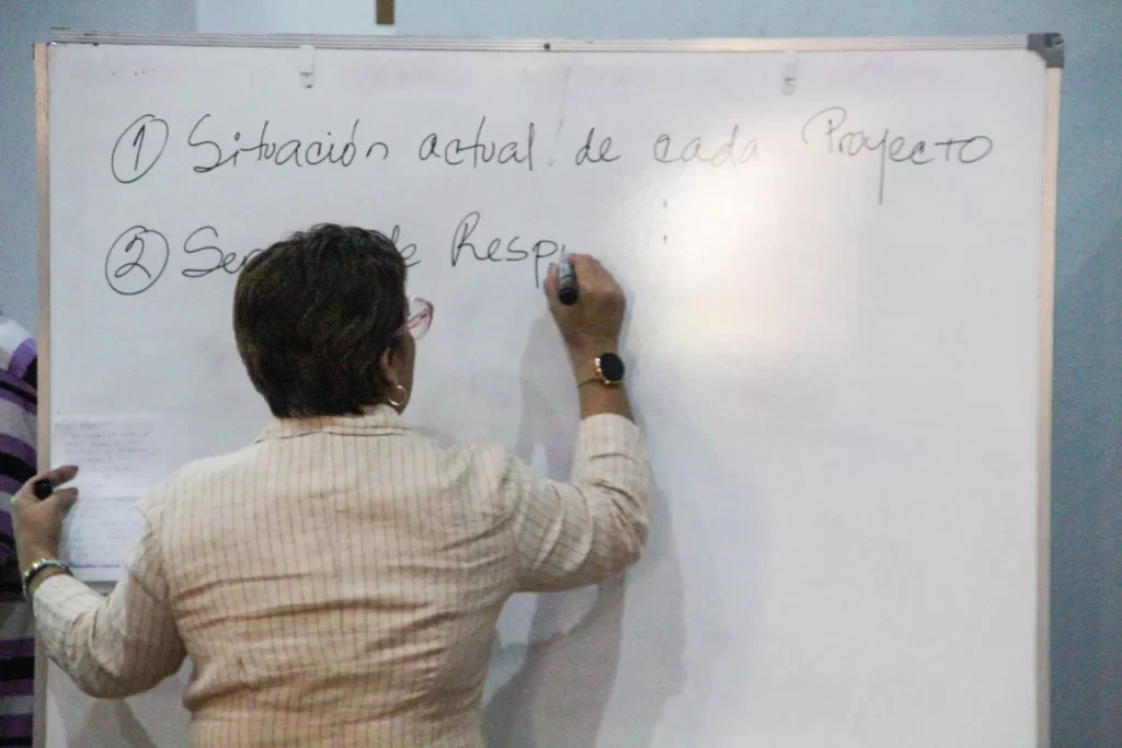 Encuentro de Formación e Intercambio del Programa Aprendiendo a crecer 6 Encuentro de formacion e intercambio del programa Aprendiendo a crecer6