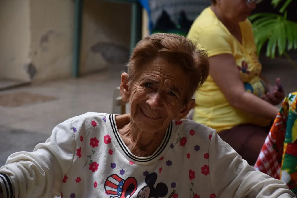 Holguin comedor y taller manualidades