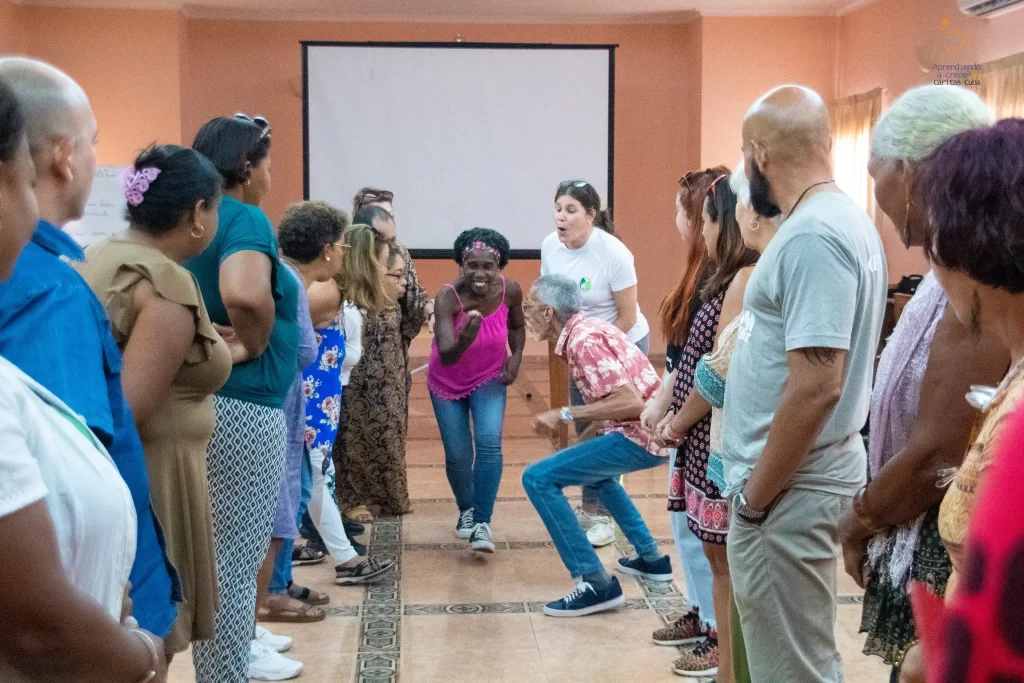 Creciendo juntos: reflexiones y propuestas para fortalecer el programa Aprendiendo a crecer 6 Creciendo juntos programa Aprendiendo a crecer 3