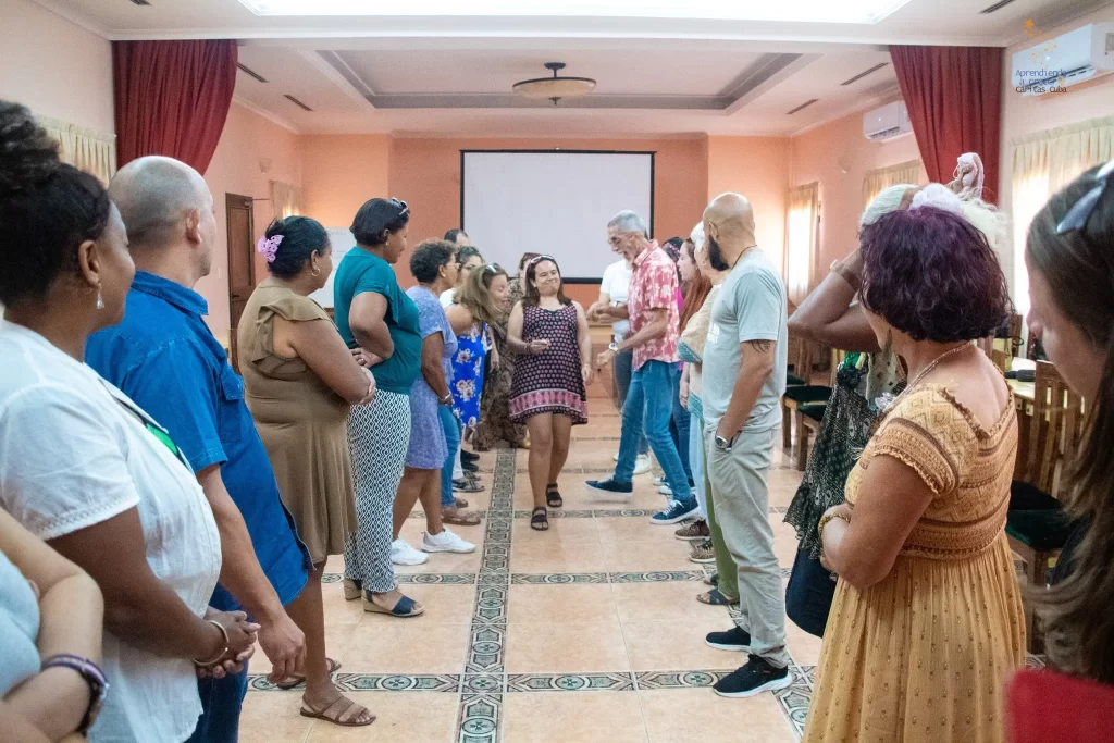 Creciendo juntos: reflexiones y propuestas para fortalecer el programa Aprendiendo a crecer 7 Creciendo juntos programa Aprendiendo a crecer 4