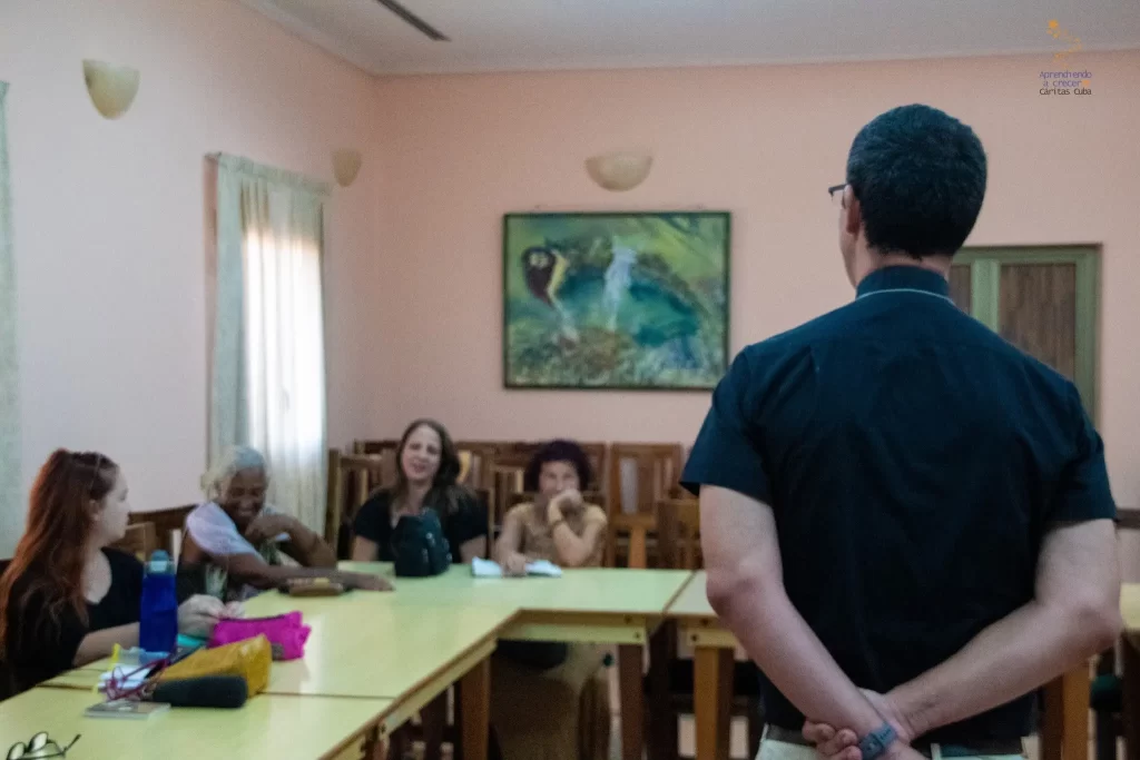 Creciendo juntos: reflexiones y propuestas para fortalecer el programa Aprendiendo a crecer 2 Creciendo juntos programa Aprendiendo a crecer 8