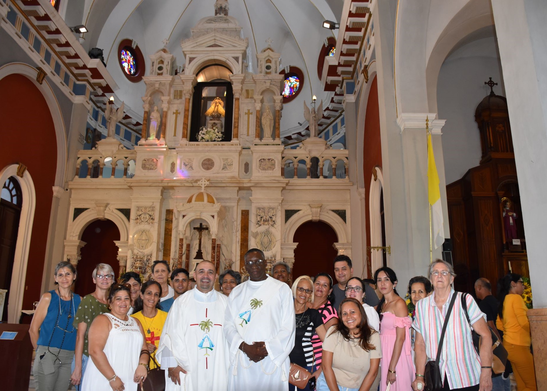Rosario Mariano en Novena a la Virgen de la Caridad del Cobre