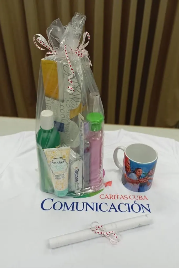 Otorga Cáritas Cuba premios a ganadores del Concurso por Colecta 2025 2 Premio a concursantes 11zon 1