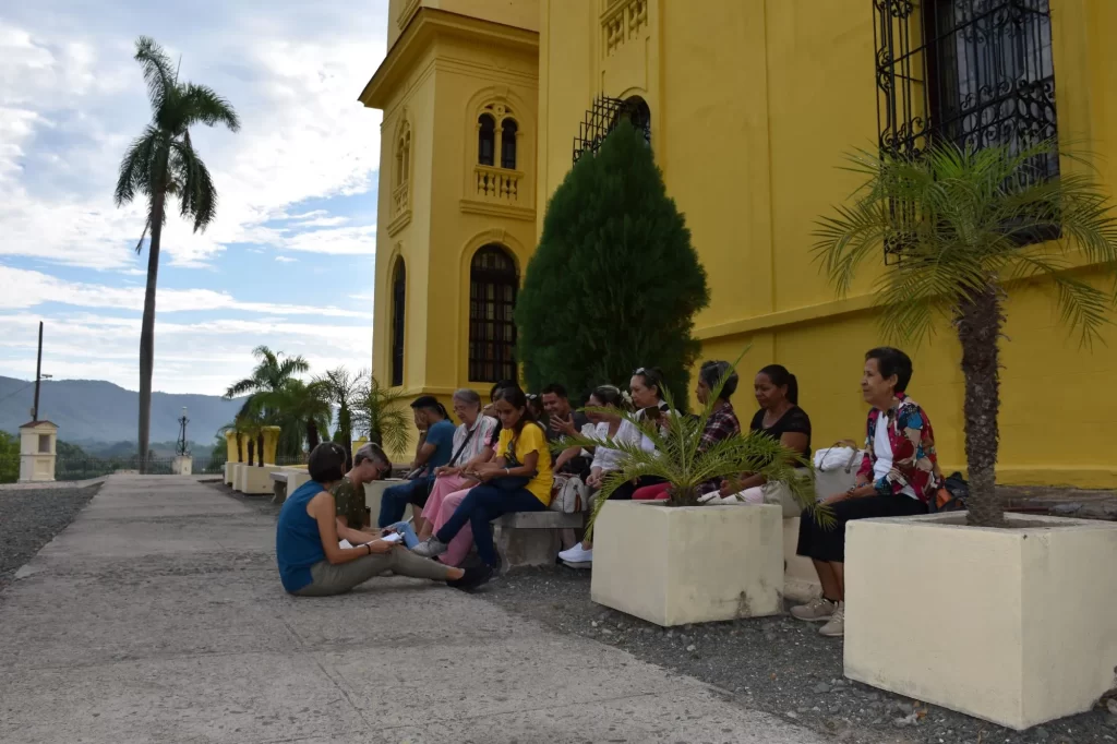 Con María de la Caridad, rezamos por Cuba 5 Santo rosario 2 11zon 1