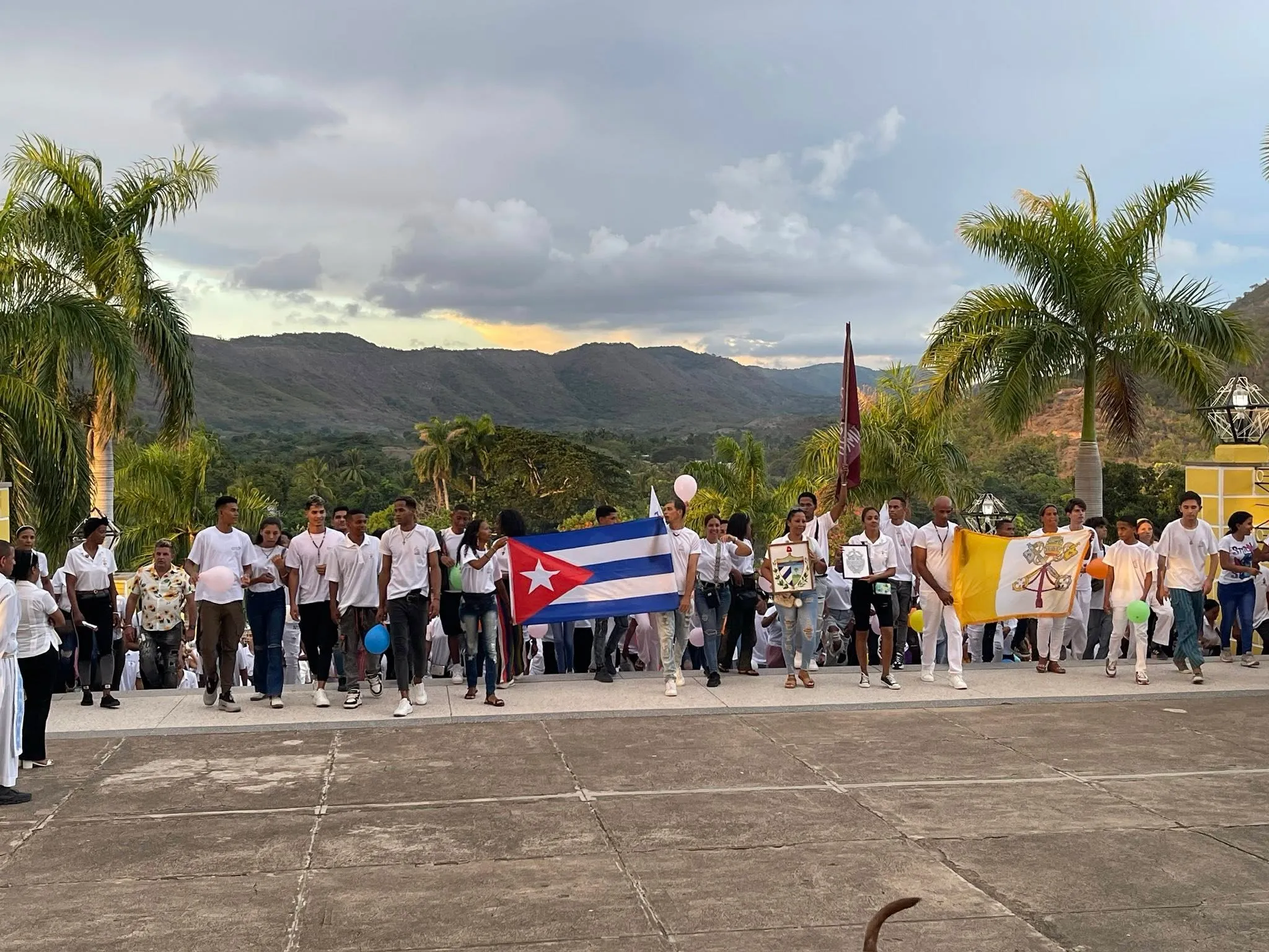 Procesión en la Basílica Santuario Nacional de Nuestra Señora de la Caridad del Cobre