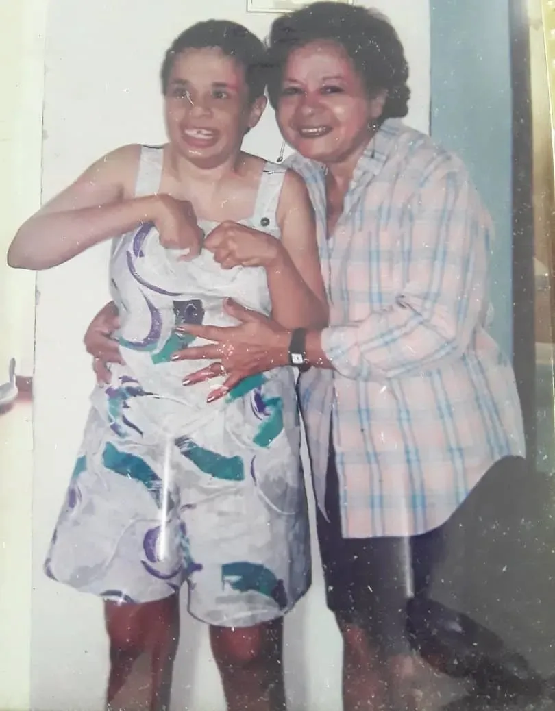 Una madre comparte las experiencias y aprendizajes de quienes viven con autismo. Una suerte de guía para acogerles y favorecer a su vida plena.