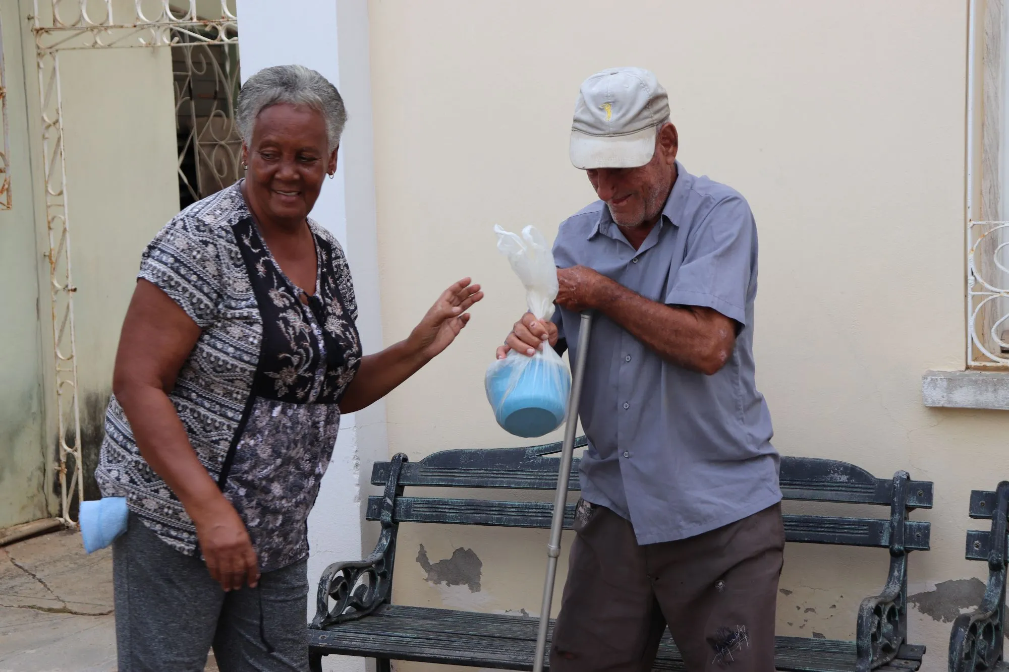 Virginia Calvo Borrell una voluntaria del servicio de comedor en Aguada de Pasajeros, Cienfuegos.