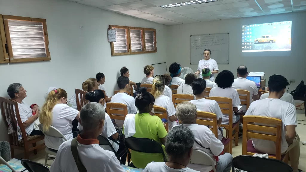 Formación de GDH: por un mejor acompañamiento a los adolescentes 1 20251004 090448