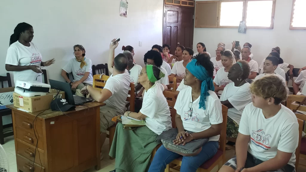 Formación de GDH: por un mejor acompañamiento a los adolescentes 3 20251004 102743