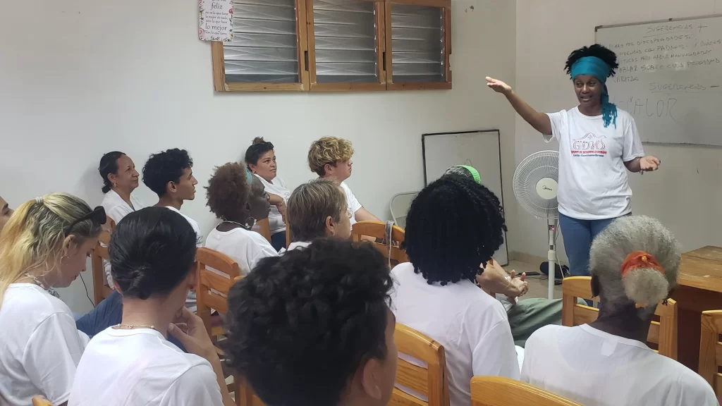 Formación de GDH: por un mejor acompañamiento a los adolescentes 5 20251004 114354
