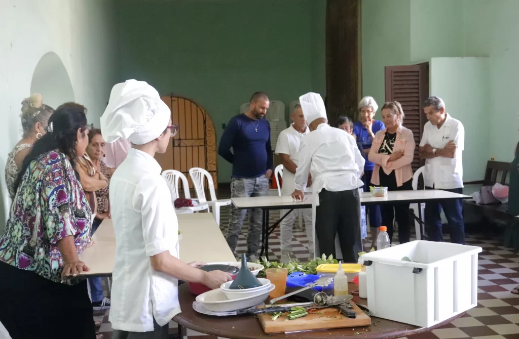 Taller del Programa de Personas Mayores en Cáritas Camagüey 6 MG 8325