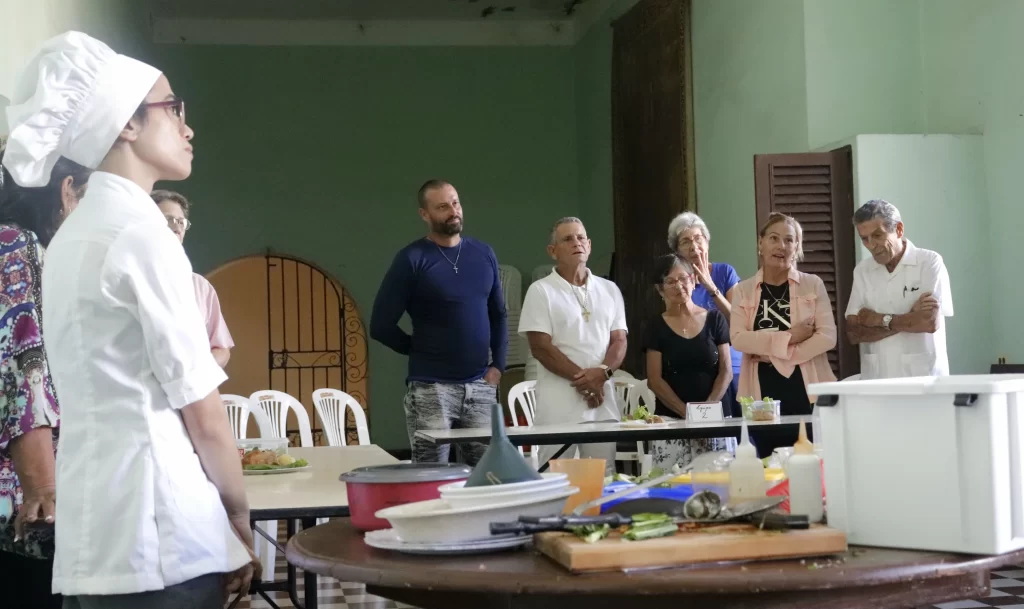 Taller del Programa de Personas Mayores en Cáritas Camagüey 3 MG 8326