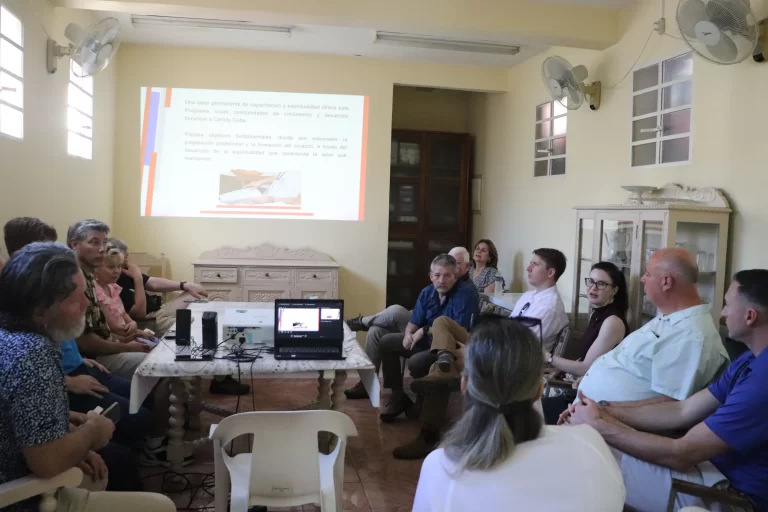 Delegacion del Club Rotary visita Caritas Cuba 1